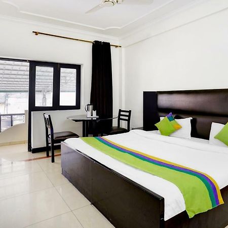 Treebo Trend Mussoorie Club Hotel Dehradun Eksteriør billede