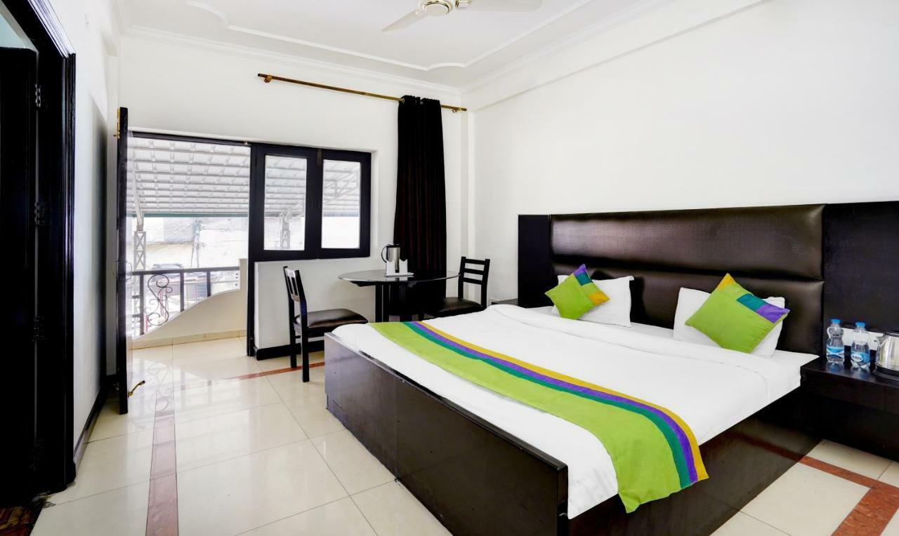 Treebo Trend Mussoorie Club Hotel Dehradun Eksteriør billede