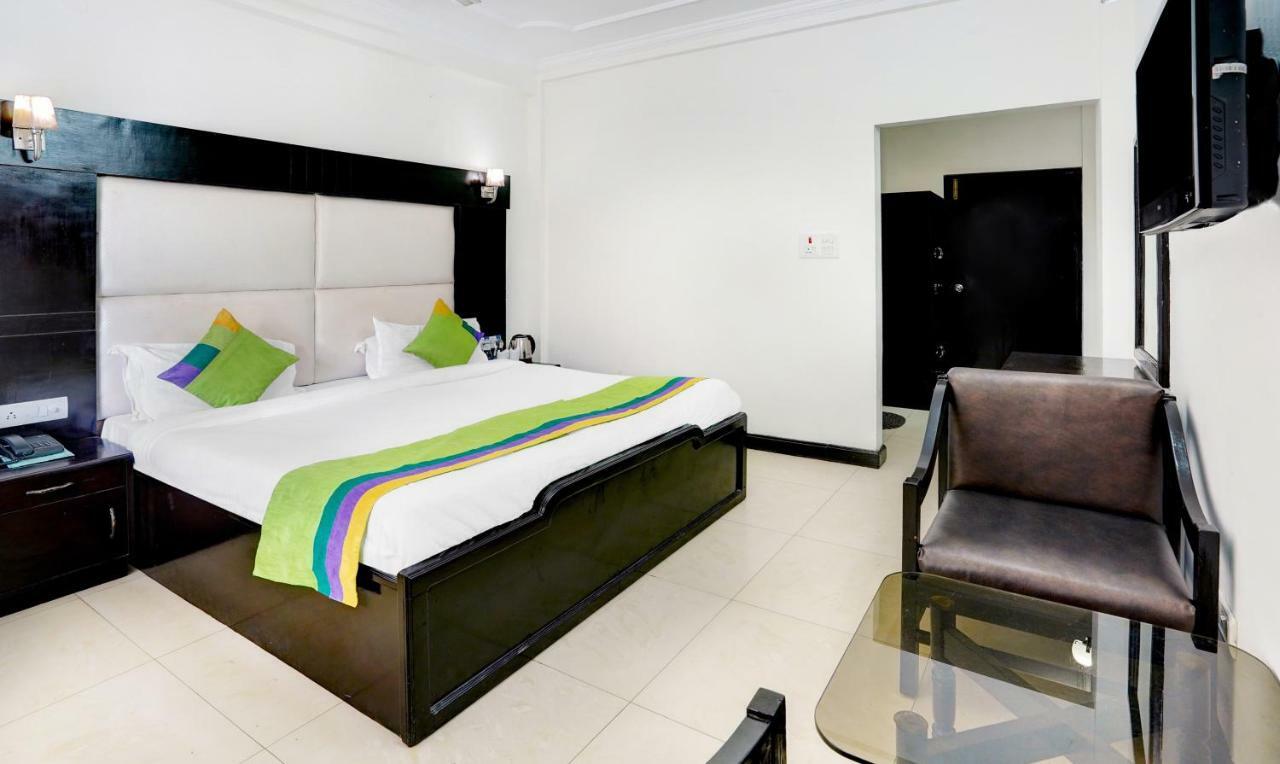 Treebo Trend Mussoorie Club Hotel Dehradun Eksteriør billede